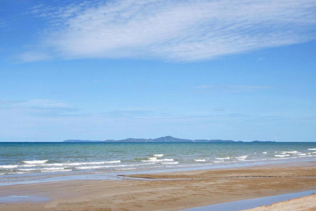 Sea Falcon On The Water Praia de Jomtien Exterior foto